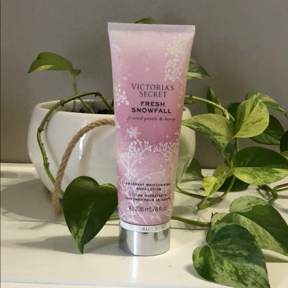 NEW Victoria’s Secret Fresh Snowfall lotion 8floz